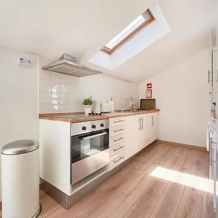 Sunny With Terrace.river View! Daire Lisboa