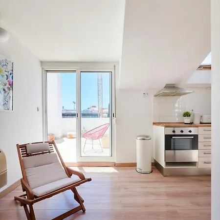 شقة Sunny With Terrace.river View! *