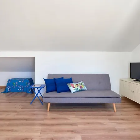 Sunny With Terrace.river View! Lisbon