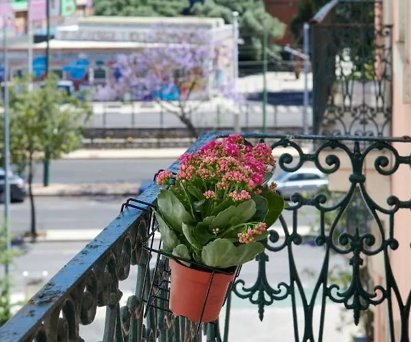 Sunny With Terrace.river View! Apartment *