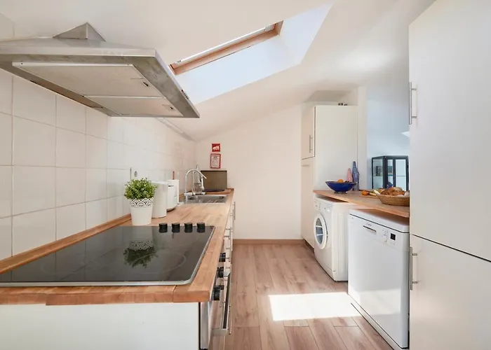 Sunny With Terrace.river View! Apartment